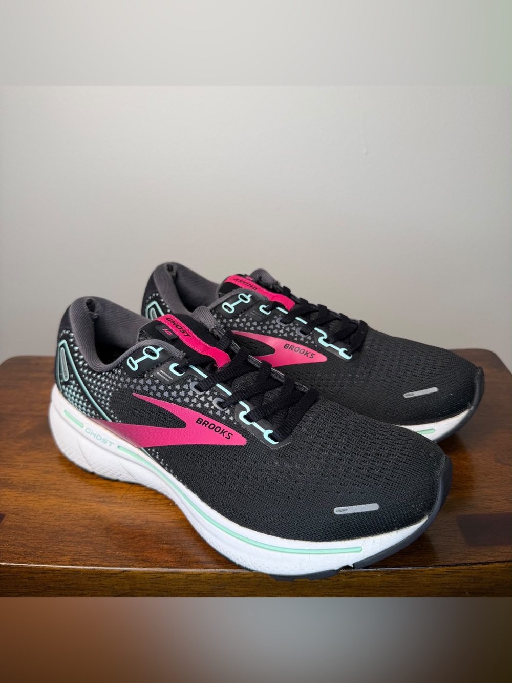Brooks Ghost 14 Women’s Size 8 Black Pink Yucca Running Shoes 1203561B013